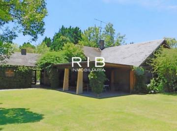 Casa Venta de 5 ambientes · Muy Buena Propiedad Sobre 1640 m²