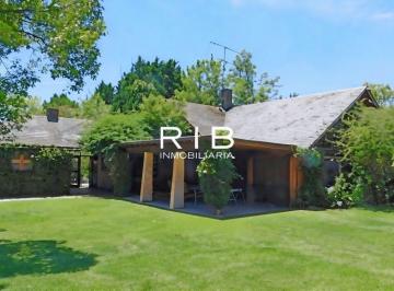 Casa Venta de 5 ambientes · Muy Buena Propiedad Sobre 1640 m²