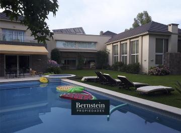 Casa · 962m² · 6 Ambientes · 9 Cocheras · Residencia en Venta: El Casco de Leloir: 2240 M²: 962 m²