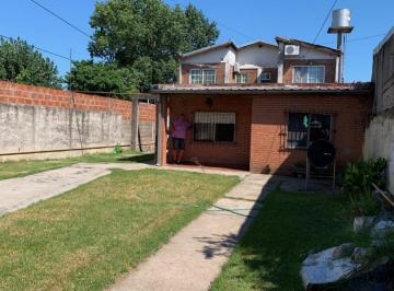 Casa · 160m² · 5 Ambientes · 5 Cocheras · Lote con Casa 2 Plantas Ideal Constructor