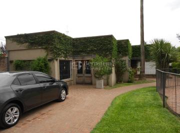 Casa · 210m² · 5 Ambientes · Casaquinta en Venta: 5 Ambientes: Ituzaingo Norte