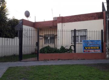 PH de 3 ambientes, Morón · Morón Sur - Casa PH 3 Ambientes con Patio