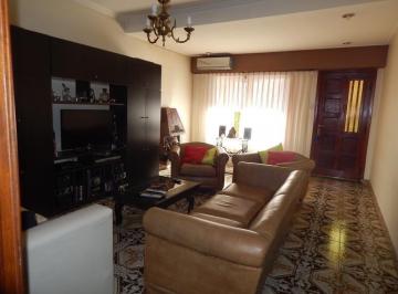 Oficina comercial · 91m² · 3 Ambientes · 1 Cochera · Hermoso Chalet
