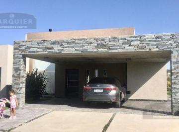 Casa · 150m² · 3 Dormitorios · 2 Cocheras · Casa - Canning