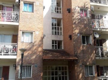 Departamento de 3 ambientes, Esteban Echeverría · Dto de 3 Amb con Jardin y Cochera en Complejo La Josefina