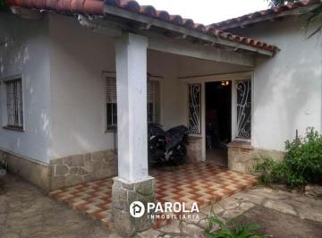 Casa de 4 ambientes, Merlo · Chalet Clasico
