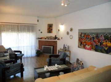 Casa de 5 ambientes, Villa Gesell · Retasado - Dúplex 5 Amb. a 550 m de La Playa. Gesell Norte