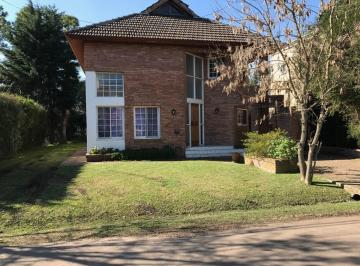 Casa · 185m² · 4 Ambientes · 2 Cocheras · Oportunidad! Chalet en Country Venado 2 en Alquiler