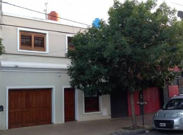 Casa de 4 ambientes, Córdoba · B°gral Paz - 3d, Liv, C/com, 2 Bños, Esc, Gjex1, Ptio -
