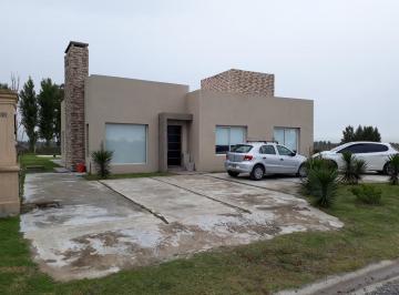 Casa · 220m² · 5 Ambientes · Casa - San Vicente