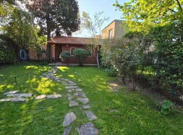 Casa · 200m² · 4 Ambientes · 1 Cochera · Casa Tres Dorm. Parque Venta Ituzaingó Norte