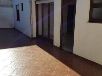 Ingreso por Patio · Vende PH. 3 Amb. Apto Cred. Amplio Patio Todo Pb. S/exp. Pompeya.