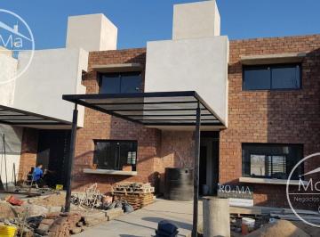 Casa · 110m² · 3 Dormitorios · 1 Cochera · Casa - Villa Rivera Indarte