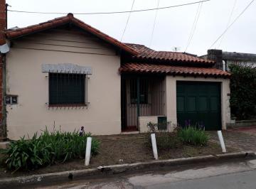 Casa · 110m² · 4 Ambientes · 1 Cochera · Casa - Temperley Oeste