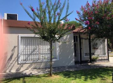 Casa · 80m² · 3 Ambientes · 2 Cocheras · Casa 3 Amb en Planta Baja