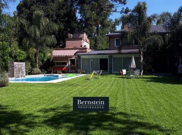 Casa · 400m² · 6 Ambientes · 3 Cocheras · Residencia en Venta: 6 Ambientes: Parque Leloir: 1221 m