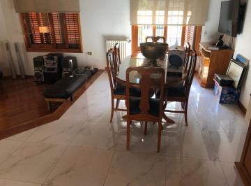 Casa · 180m² · 5 Ambientes · 3 Cocheras · Casa - Quilmes Oeste
