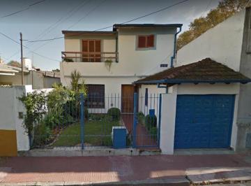 Casa · 156m² · 5 Ambientes · 1 Cochera · San Martín. Casa en Lote Propio de 7 Ambientes. Dos Plantas