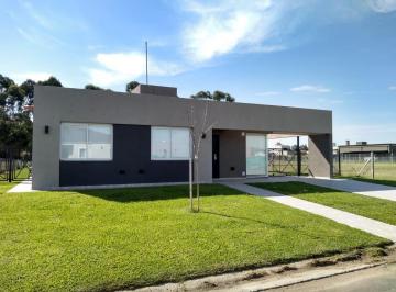Casa de 4 ambientes, Esteban Echeverría · Alquiler Hermosa Casa en Canning con Pileta - Barrio Santa Inés 1