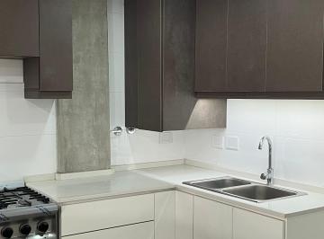 Departamento de 3 ambientes, La Matanza · Semipiso 3 Amb. en Venta. Balcón Al Frente. Cochera Para 2 Autos y Baulera. Financia