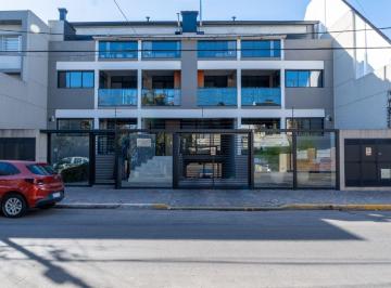 Departamento de 3 ambientes, La Matanza · Semipiso 3 Amb. en Venta. Balcón Al Frente. Cochera Para 2 Autos y Baulera. Financia