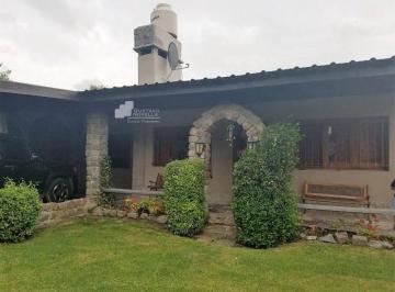 GNP-GNP-495_2 · Venta de Casa Parque y Pileta Barrio Girado Chascomús