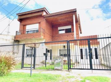 Casa · 300m² · 6 Ambientes · 3 Cocheras · Casa 6 Ambientes a La Venta Ituzaingó