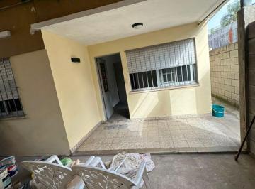 Departamento de 3 ambientes, Morón · Moron Sur - PH de 3 Ambientes - Cocina - Living - M/ B. Estado - a 10 Cuadras de La Estacion