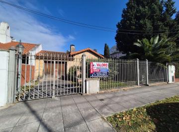 Casa de 6 ambientes, Almirante Brown · Chalet Sobre Amplio Lote de 13x56. Excelente Ubicacion. Oportunidad