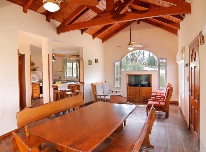 Casa · 150m² · 8 Ambientes · 1 Cochera