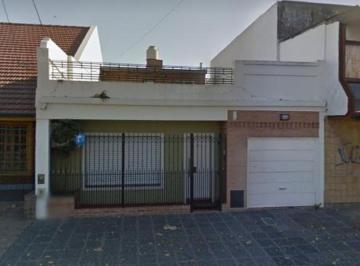 Casa · 200m² · 3 Ambientes · 1 Cochera · Casa en Venta en Wilde Centro Lomas de Zamora Al 200
