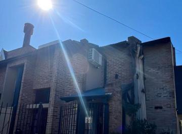 TAV-TAV-6140_2 · Venta y Alquiler de Casa 5 Amb. Sobre Santa Rosa, Castelar