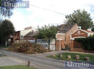 Casa · 381m² · Terreno - Castelar