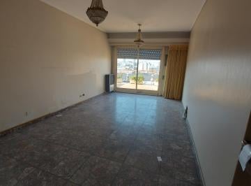 Departamento · 79m² · 4 Ambientes · 1 Cochera - JULIE LEE · Depto 4amb + Dependencia en Concordia 440