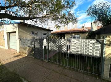 Casa · 150m² · 3 Ambientes · 2 Cocheras · Chalet 3 Ambientes en Venta Ituzaingó