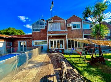 Casa de 6 ambientes, San Isidro · Chalet Sobre 600 Ms Zona Residencial de Acasusso Semiamueblado con Piscina