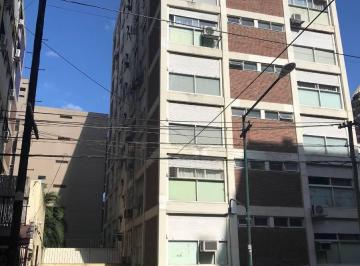 Frente del edificio · Cochera Cubierta en El Centro de Acassuso en 2º Subsuelo.