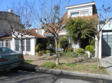 Casa · 200m² · 4 Ambientes · 2 Cocheras · Haedo - Venta - Casa en Dos Plantas