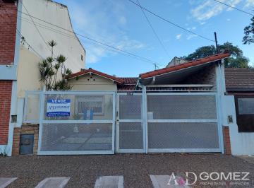 Casa · 130m² · 4 Ambientes · 2 Cocheras · Apto Credito - Chalet de 4 Amb con Gran Fondo