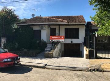Casa · 110m² · 3 Dormitorios · 1 Cochera · Casa - Adrogue