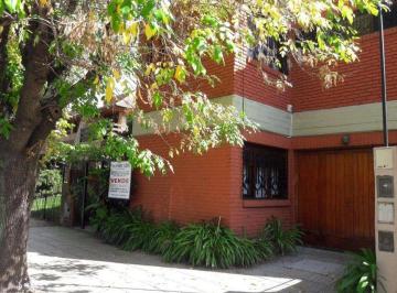 Casa · 200m² · 5 Ambientes · 1 Cochera · Lindisima Casa en Chauvin