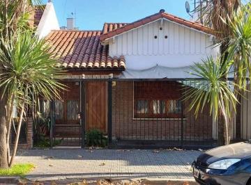 Casa · 100m² · 3 Ambientes · 1 Cochera · Excelente Casa