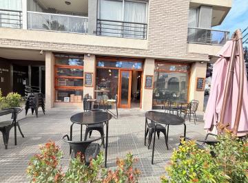 Local comercial · 62m² · Local Sobre Av de Mayo - Ramos Mejia