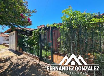 Casa de 5 ambientes, Lomas de Zamora · Venta de Chalet en Barrio Nuevo de 5 Amb. con Quincho, Garage y Fondo Libre.