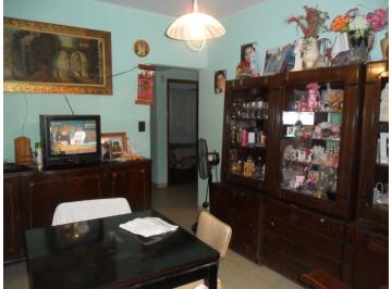 Casa · 182m² · 4 Ambientes · Casa