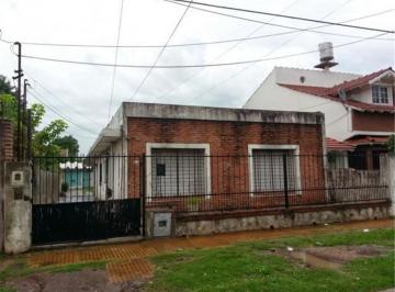 Casa de 3 ambientes, Almirante Brown · Casa C/depto Al Fondo en Venta