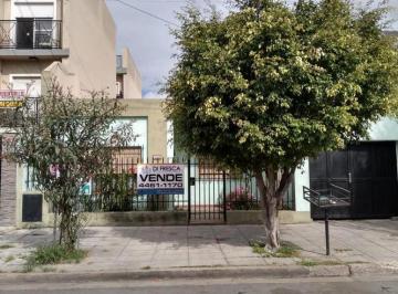 Casa · 180m² · 4 Ambientes · 2 Cocheras · Ideal Inversores: Casa Multifamiliar Nuevo Valor!