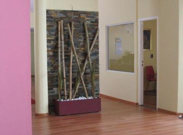Oficina comercial · 290m² · 5 Ambientes · Oficina / Departamento Uso Profesional - Capital - Acepta Permuta Menor Valor