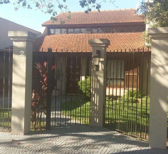 Casa · 220m² · 5 Ambientes · 1 Cochera
