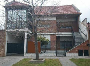 Casa · 290m² · 4 Dormitorios · 3 Cocheras · Posadas 620